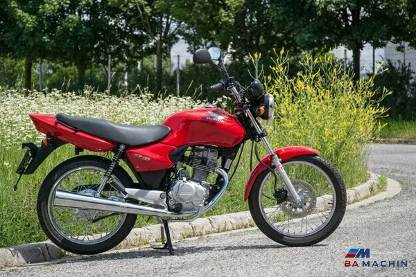 تجربه رانندگی با موتورسیکلت هوندا CG125 در مسیر شهری
